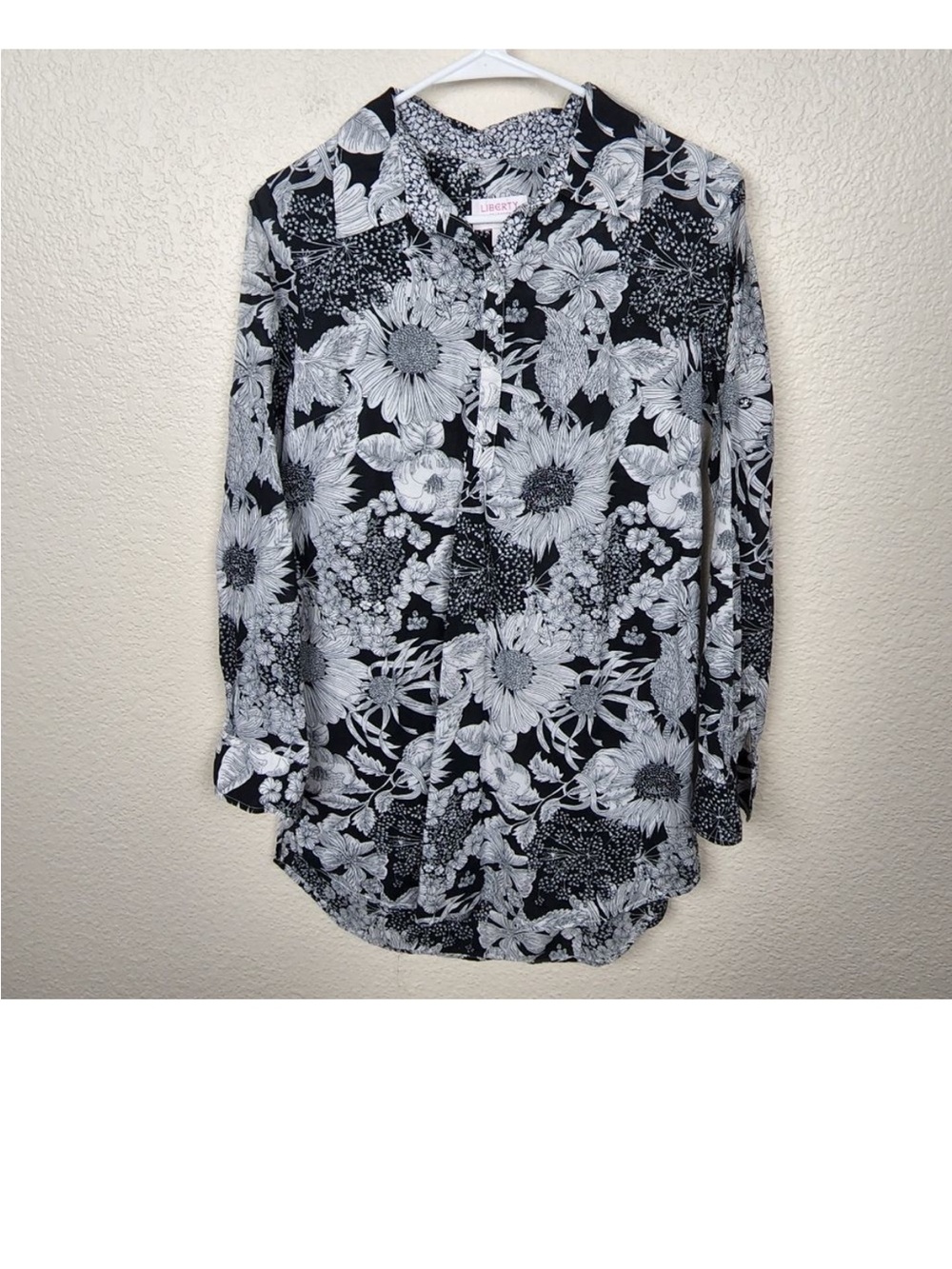 Liberty of London for Target Grayscale Floral Button Down Shirt Medium (2667)